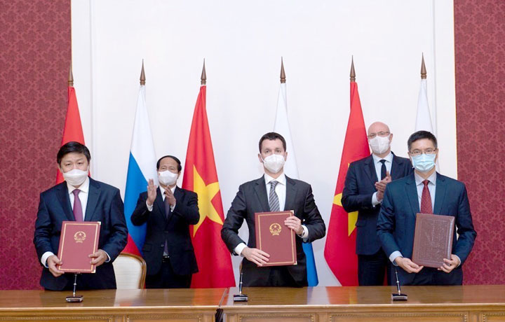VABIOTECH-SOVICO ký thỏa thuận sản xuất vaccine Sputnik tại Việt Nam